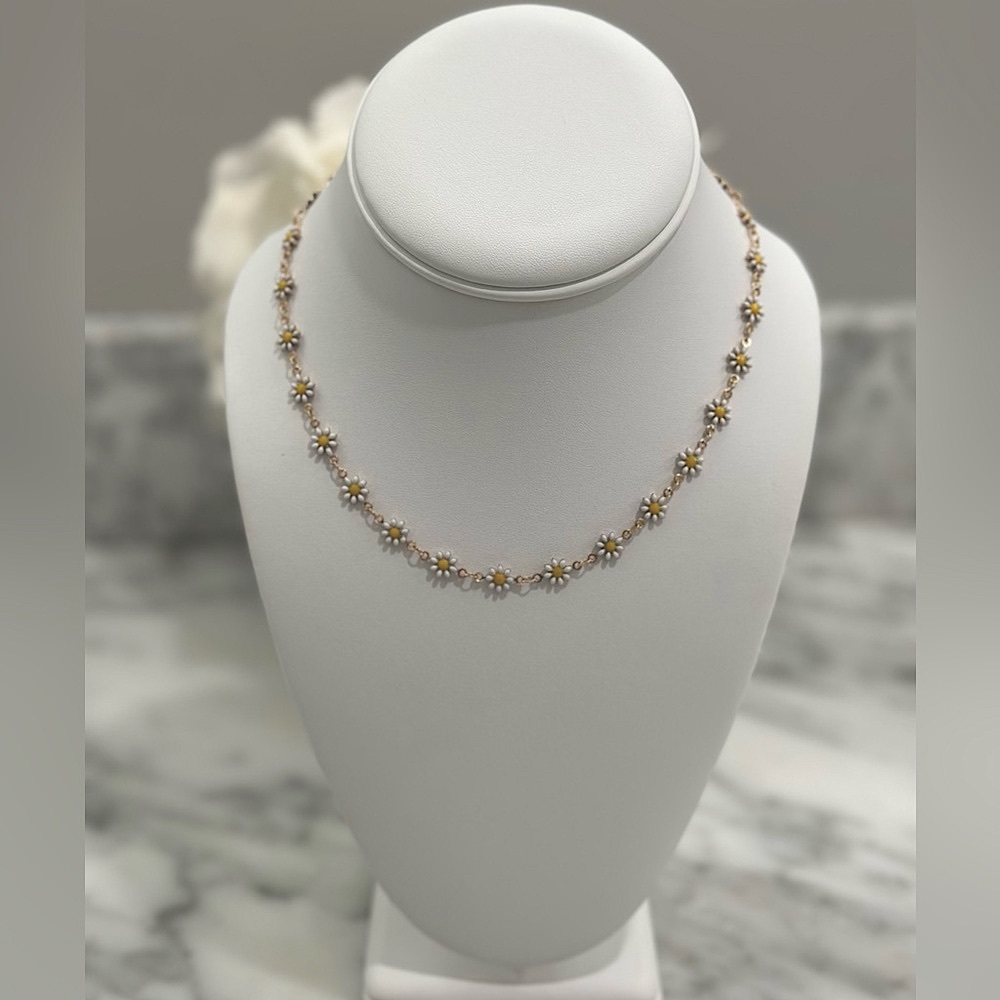 14K Gold Plated Daisy Flower Dainty Elegant Necklace